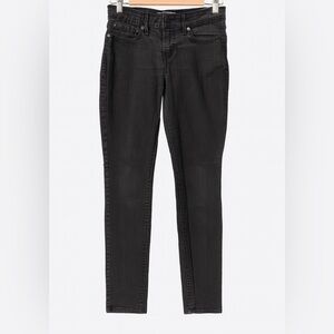Levi’s Signature Skinny Jeans Black Wash Size 6 — Classic Fit with silver pocket
